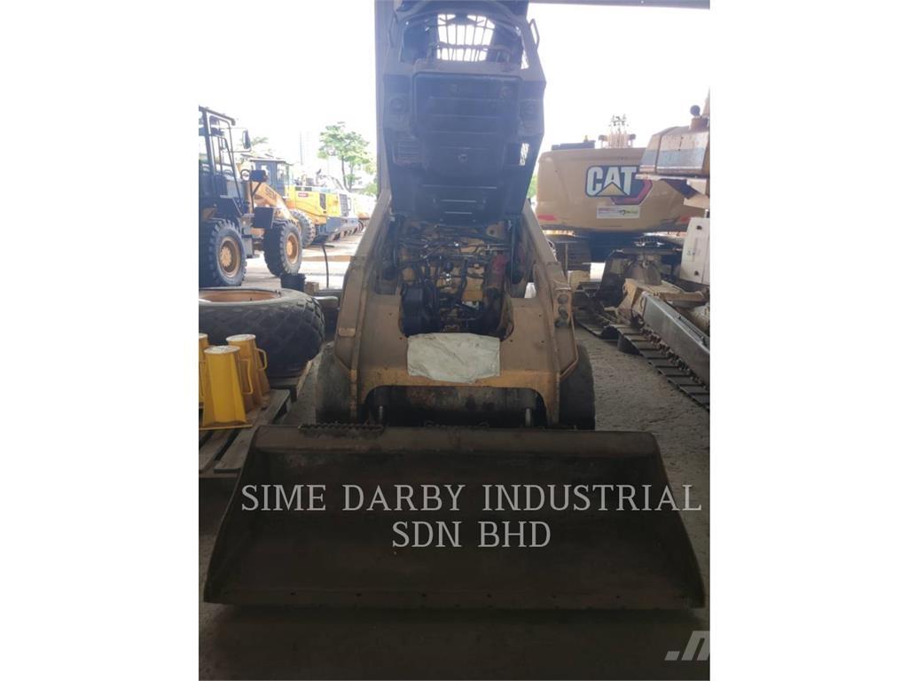 CAT 246DLRC Carregadoras de direcção deslizante