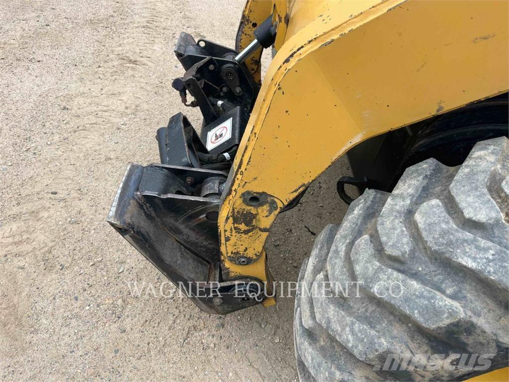 CAT 252B Carregadoras de direcção deslizante