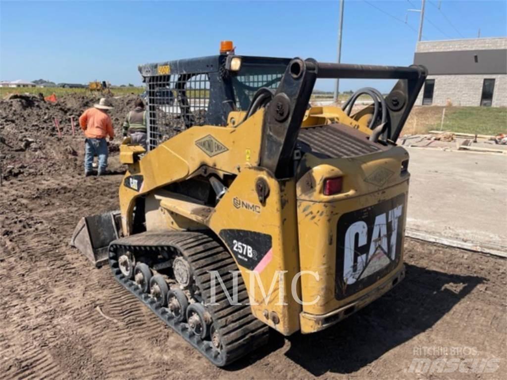 CAT 257B2 Carregadoras de direcção deslizante