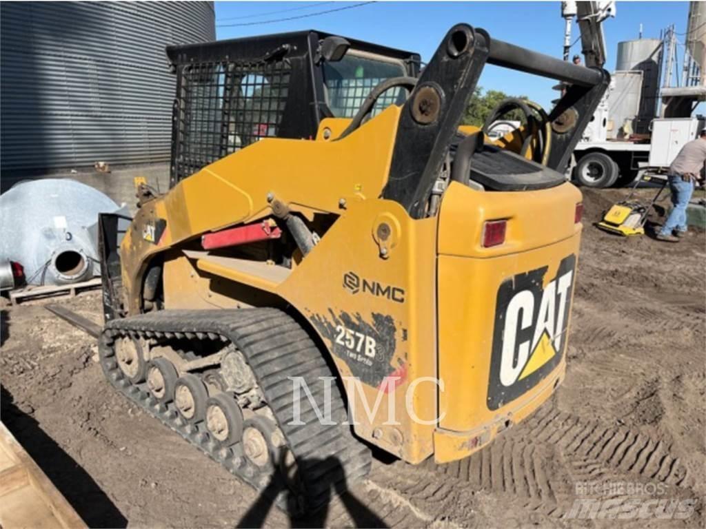 CAT 257B3 Carregadoras de direcção deslizante