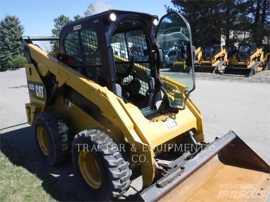 CAT 262D Carregadoras de direcção deslizante