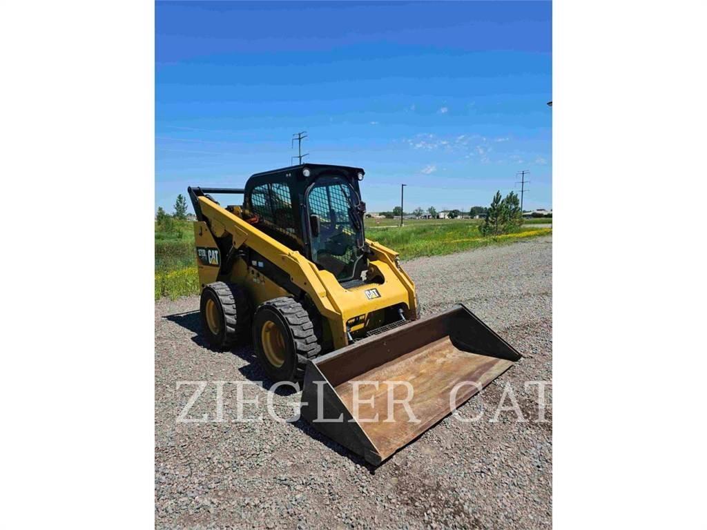 CAT 272D2 Carregadoras de direcção deslizante
