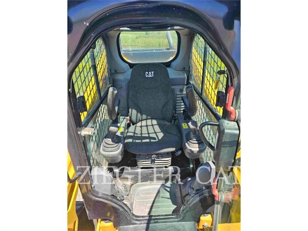 CAT 272D2 Carregadoras de direcção deslizante
