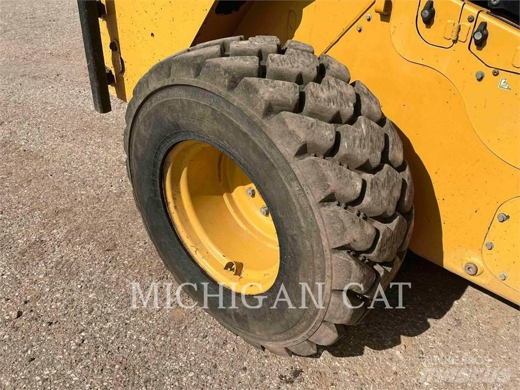CAT 272D2XHP AQ Carregadoras de direcção deslizante