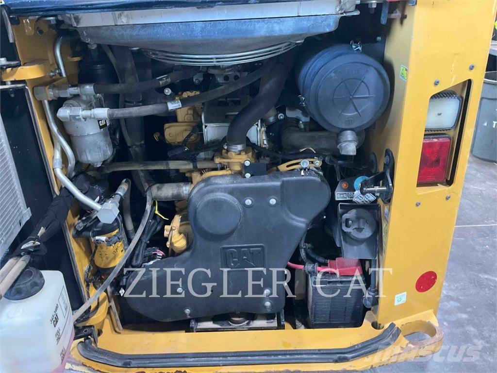 CAT 272D3 Carregadoras de direcção deslizante