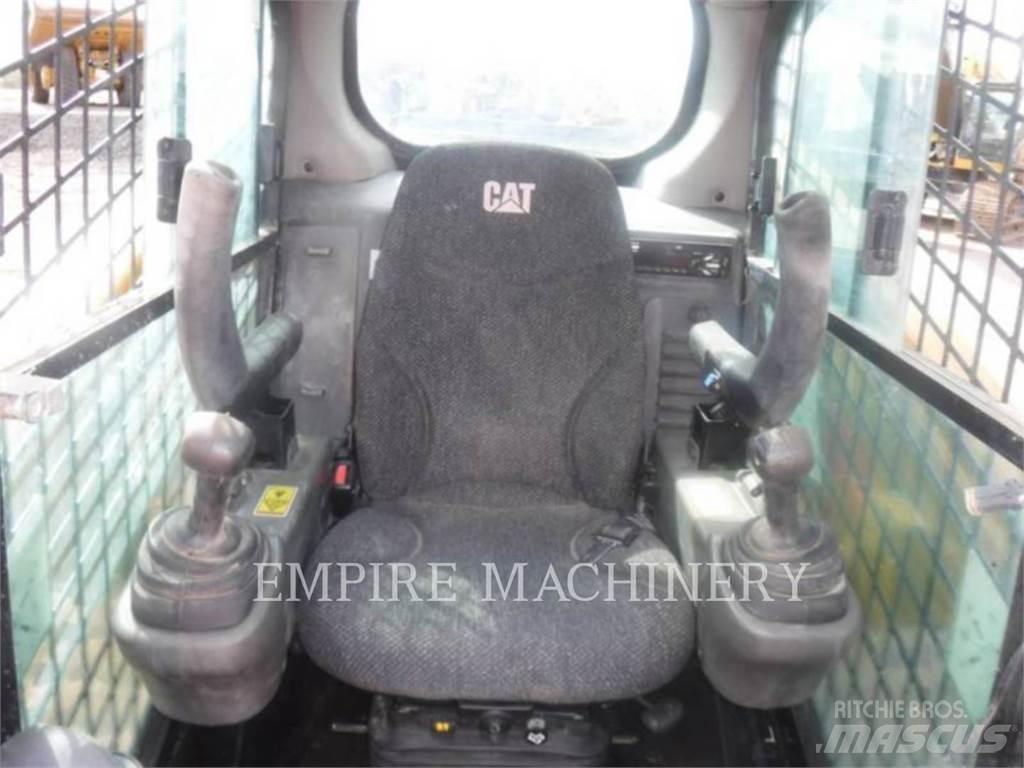 CAT 279D Carregadoras de direcção deslizante