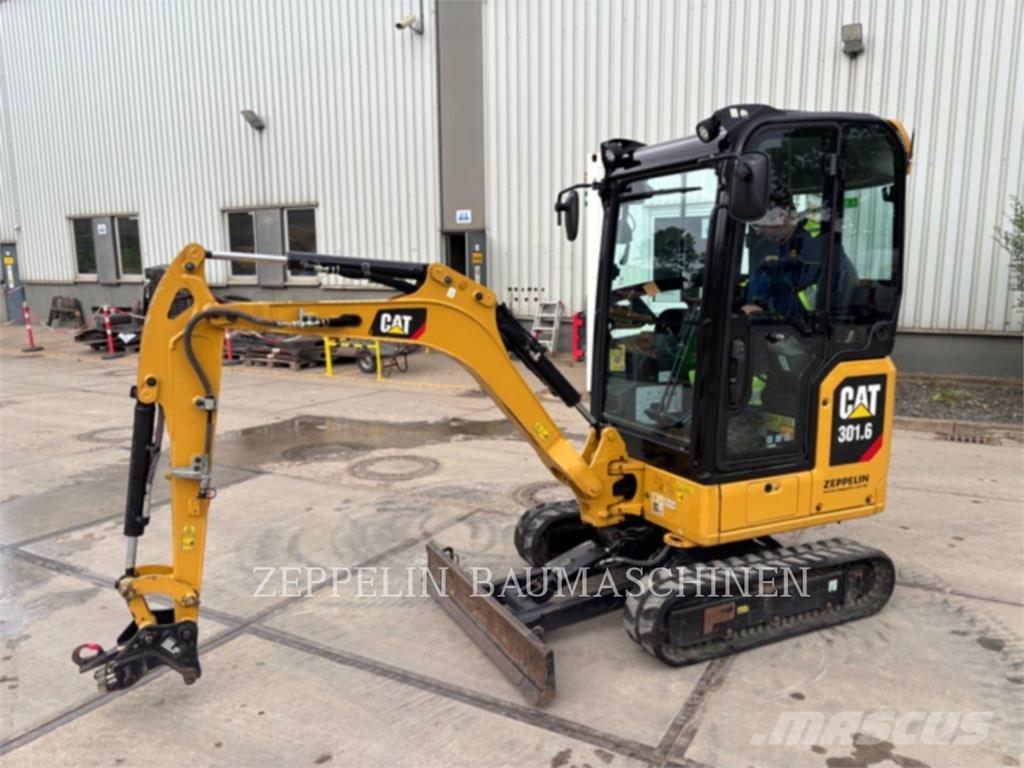 CAT 301.6-05A Escavadoras de rastos