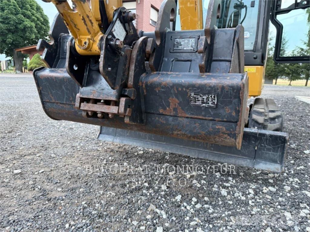 CAT 301.8 Escavadoras de rastos