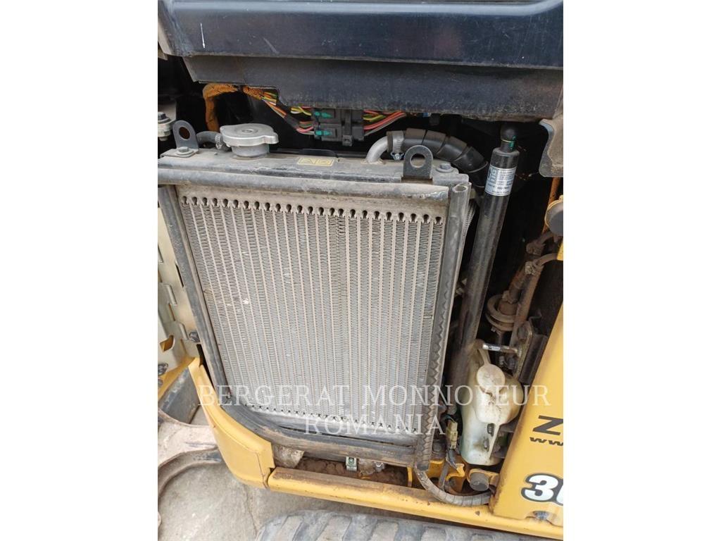 CAT 301.8-05 Escavadoras de rastos