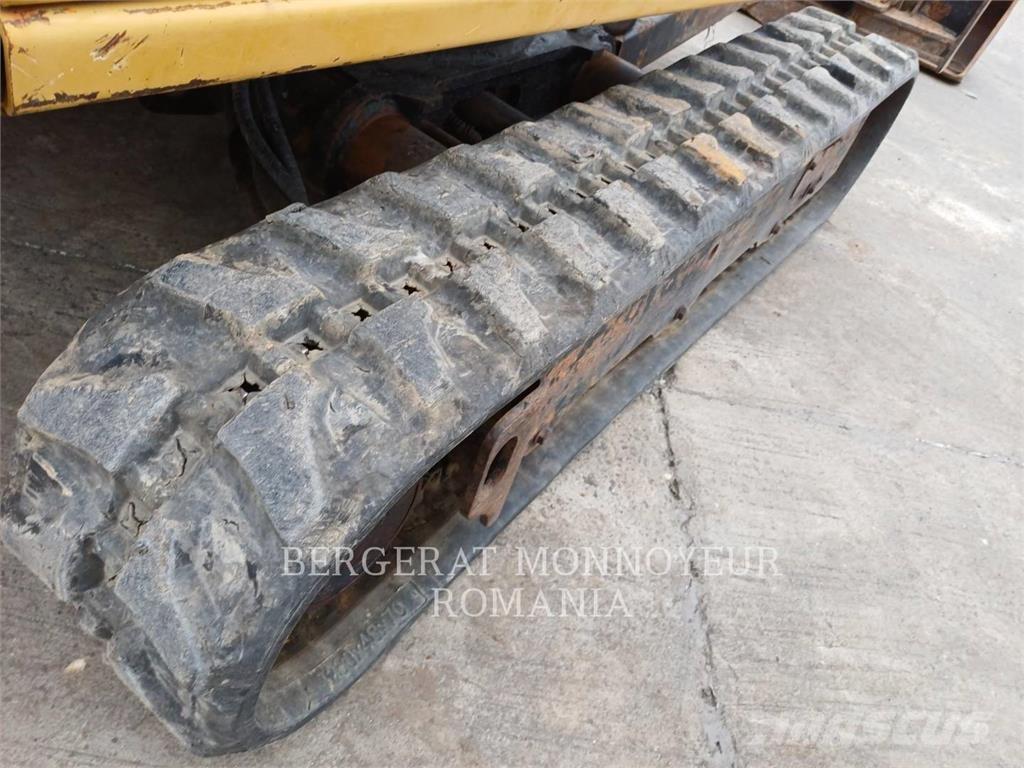 CAT 301.8-05 Escavadoras de rastos