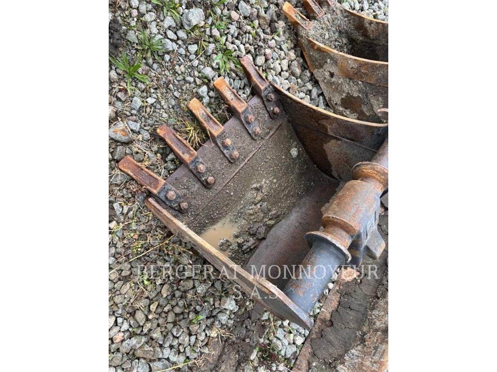 CAT 302.7 Escavadoras de rastos