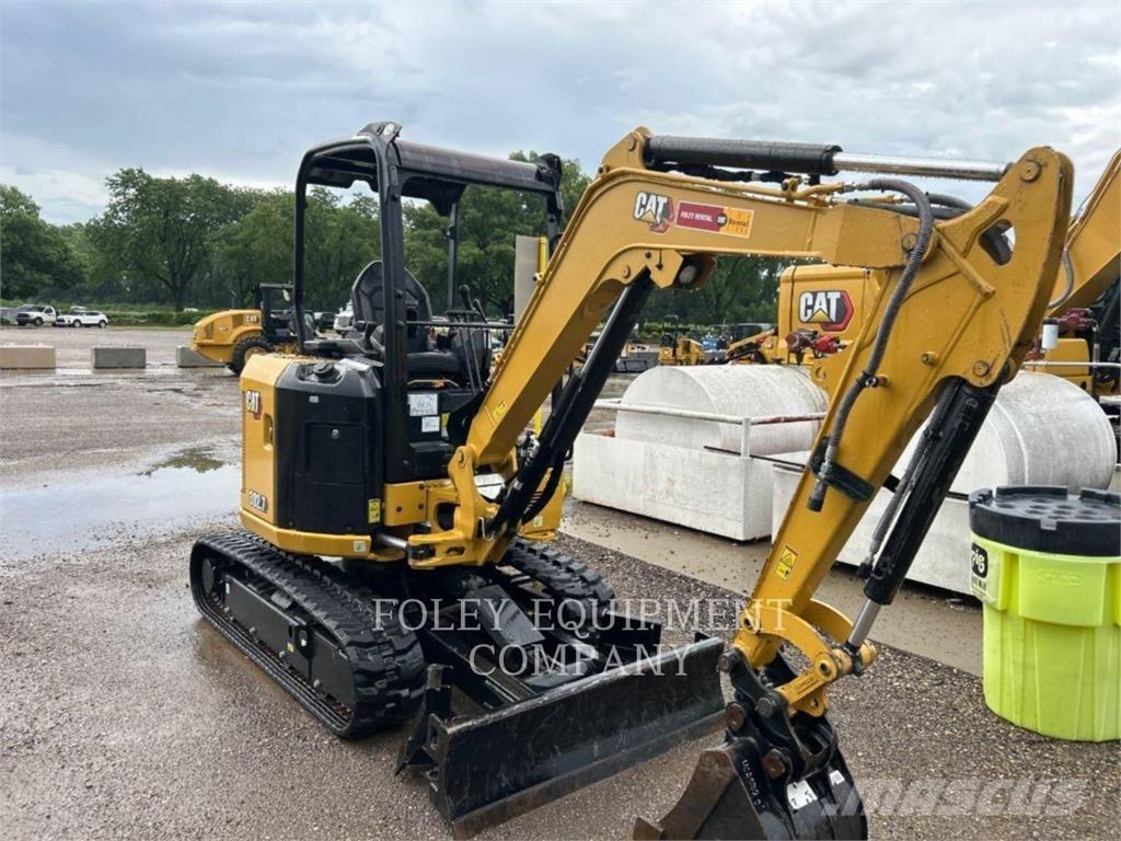 CAT 302.7-07LO Escavadoras de rastos
