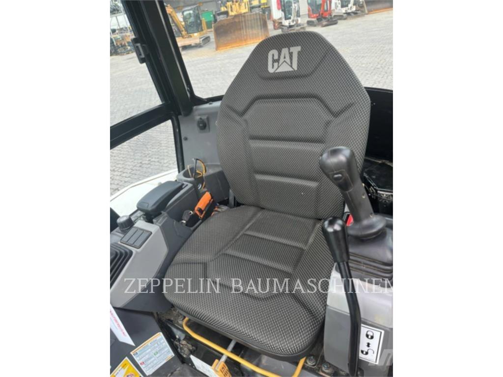 CAT 302.7CR-07 Escavadoras de rastos