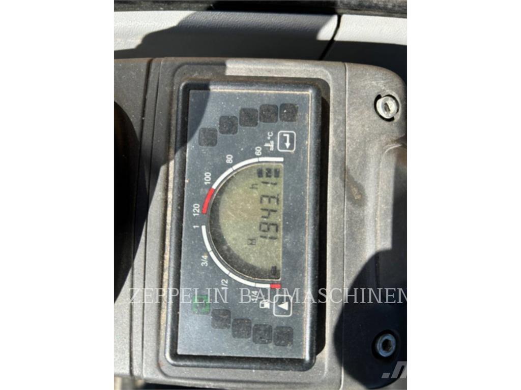 CAT 302.7D Escavadoras de rastos