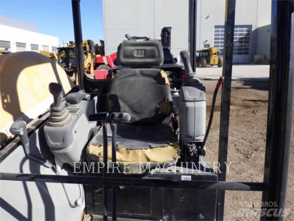 CAT 302.7D CR Escavadoras de rastos