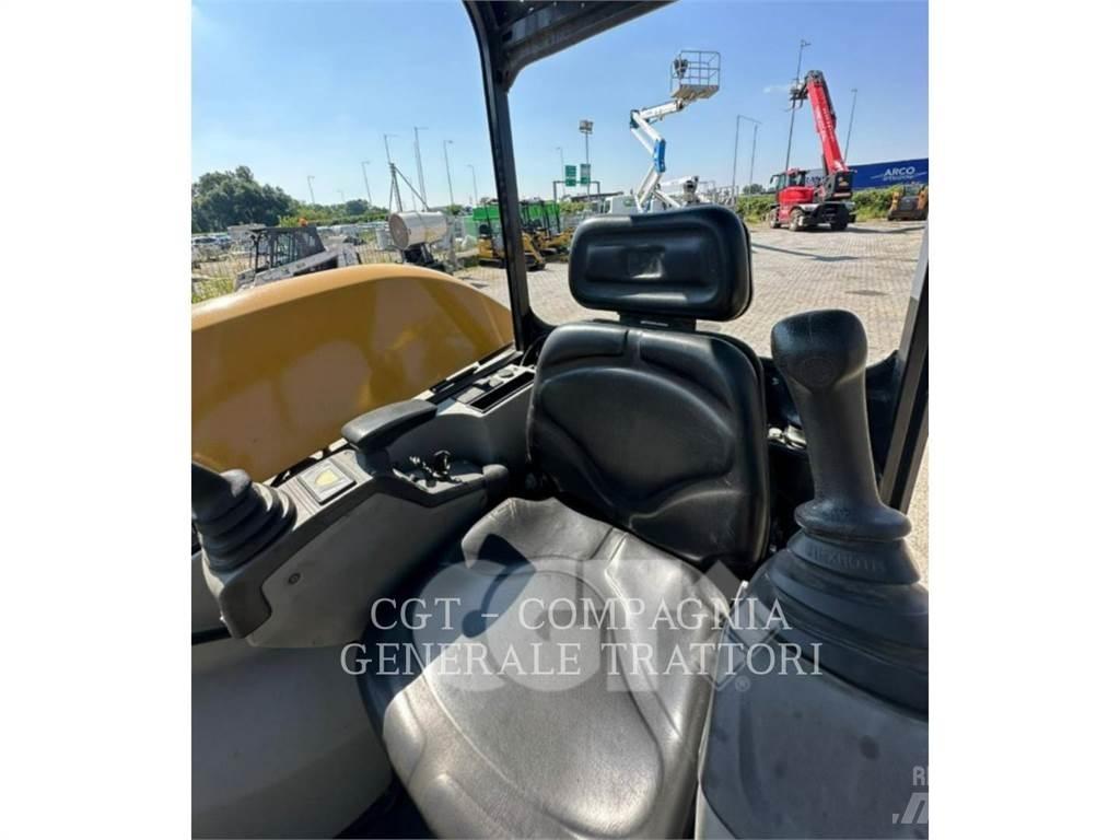CAT 302.7DCR Escavadoras de rastos