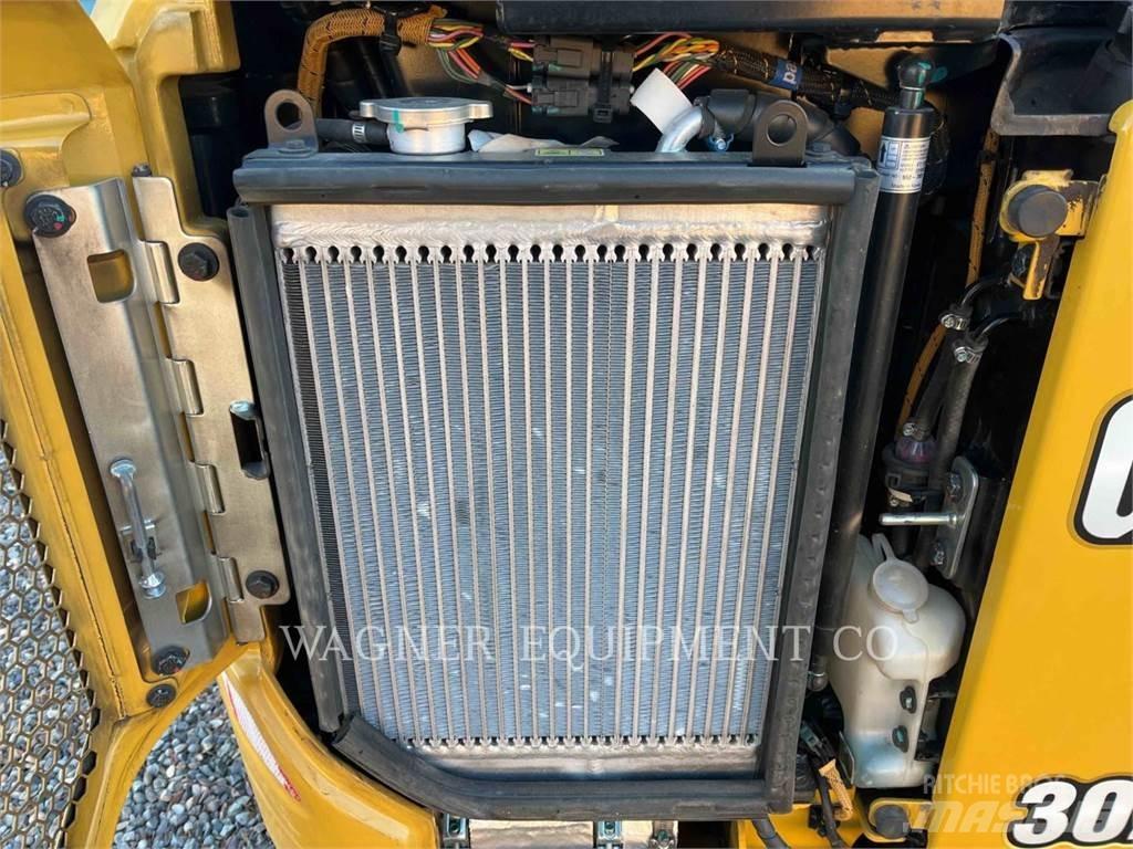 CAT 302 CR THB Escavadoras de rastos