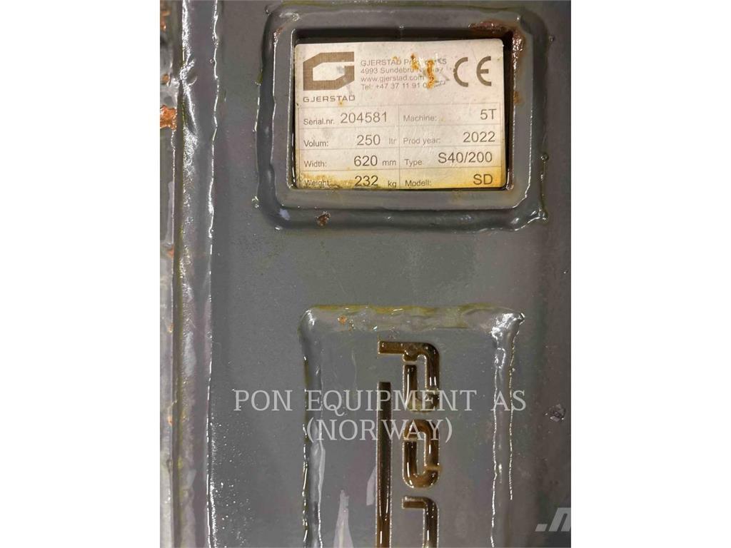 CAT 30507CR Escavadoras de rastos