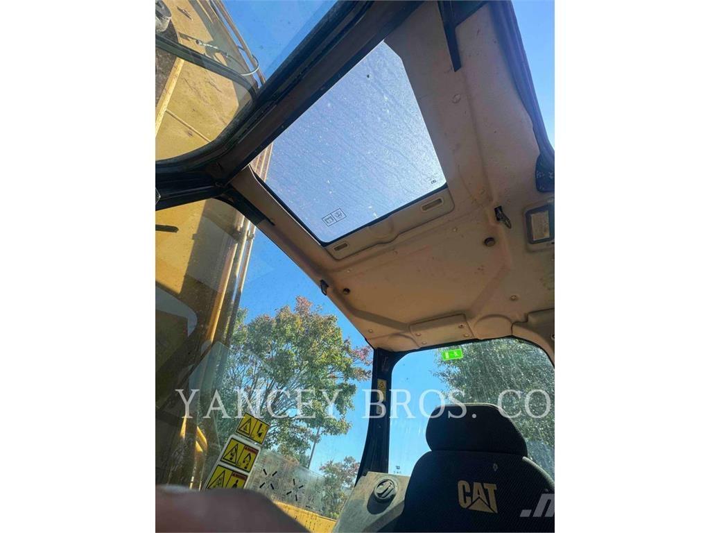 CAT 31007 Escavadoras de rastos