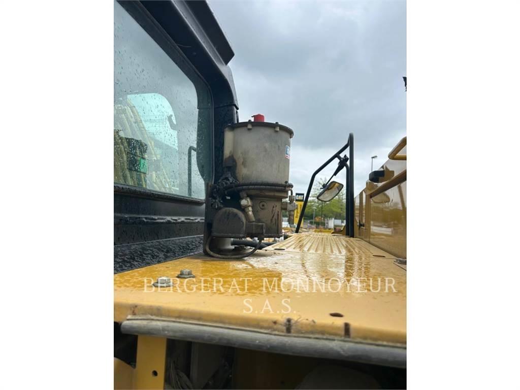 CAT 320 Escavadoras de rastos