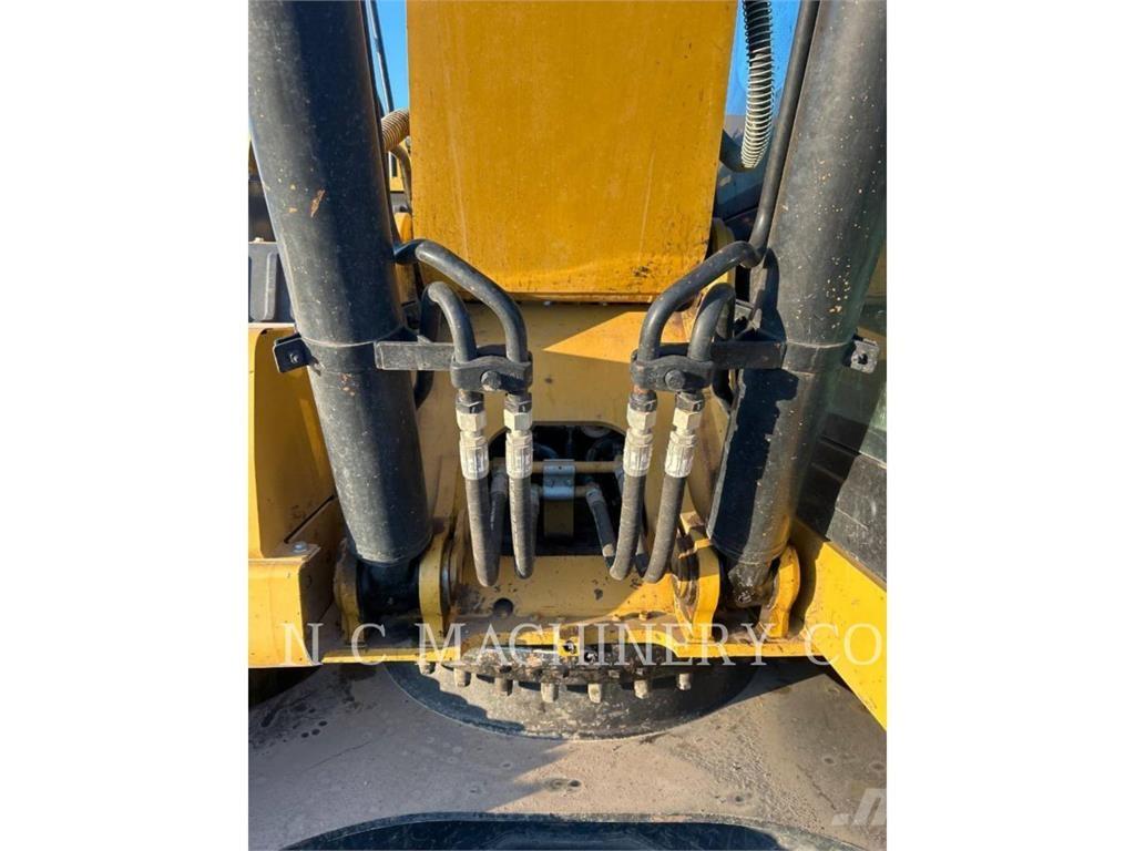 CAT 320 Escavadoras de rastos