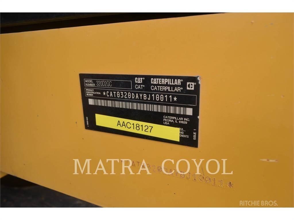 CAT 320 D 2 GC Escavadoras de rastos