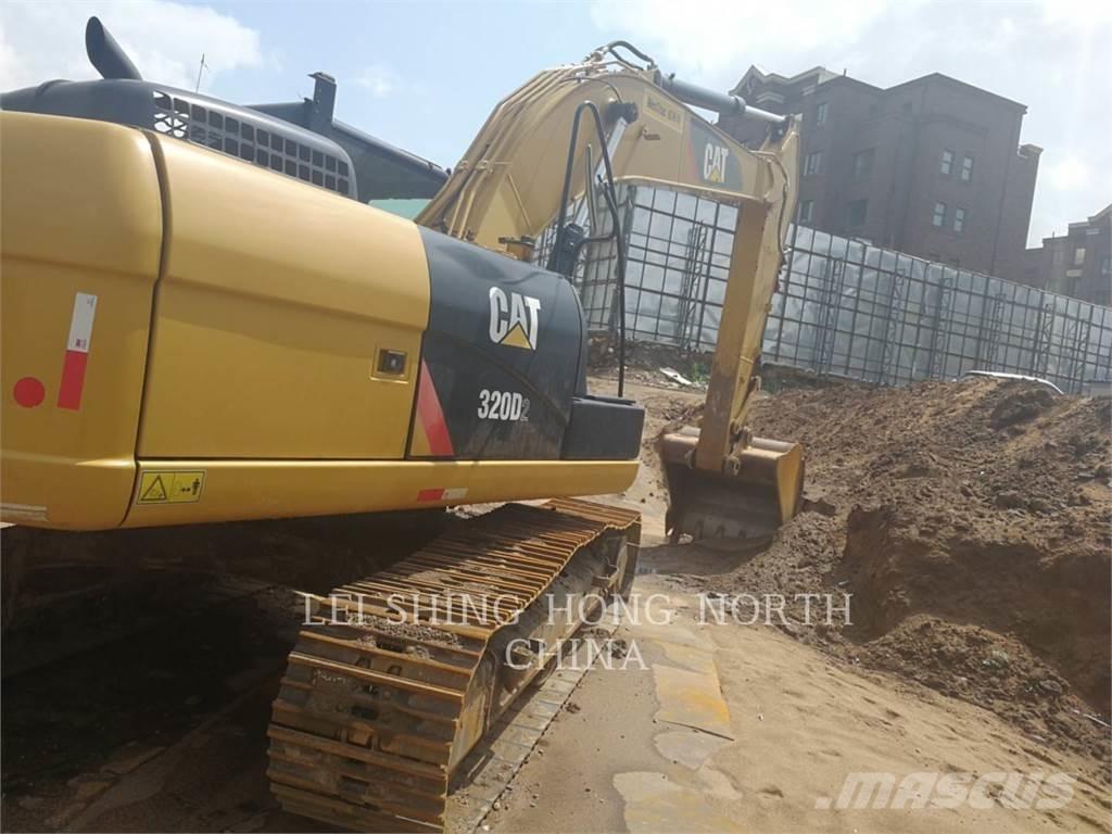 CAT 320D2 Escavadoras de rastos