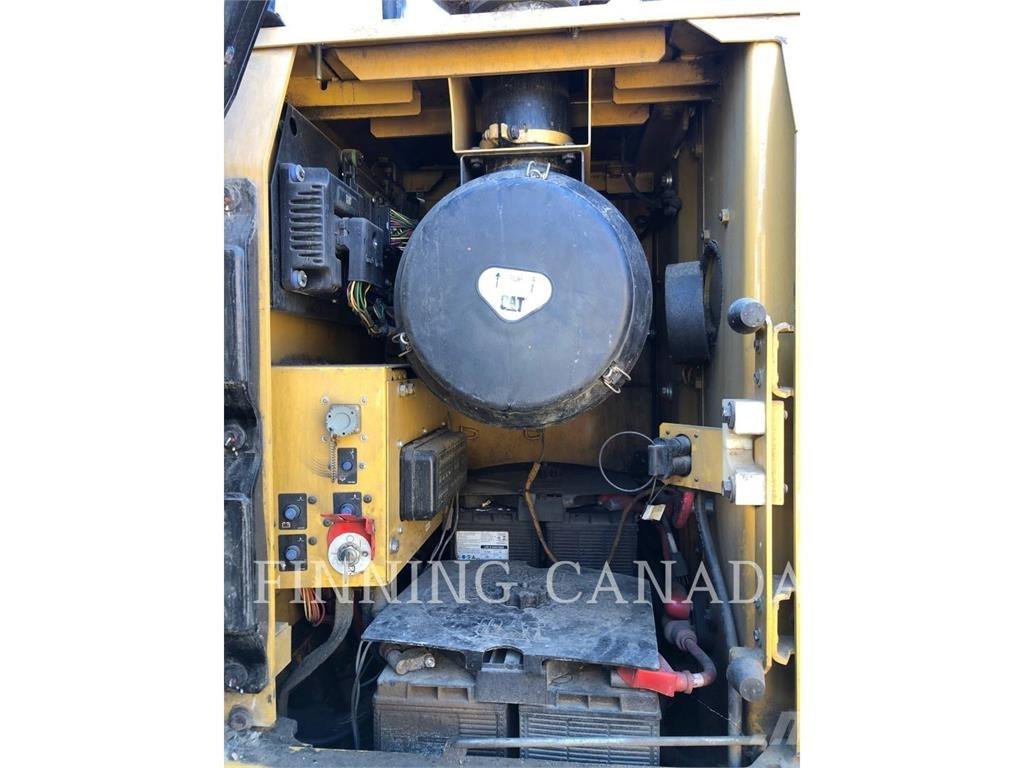 CAT 320D2 FM Escavadoras florestais