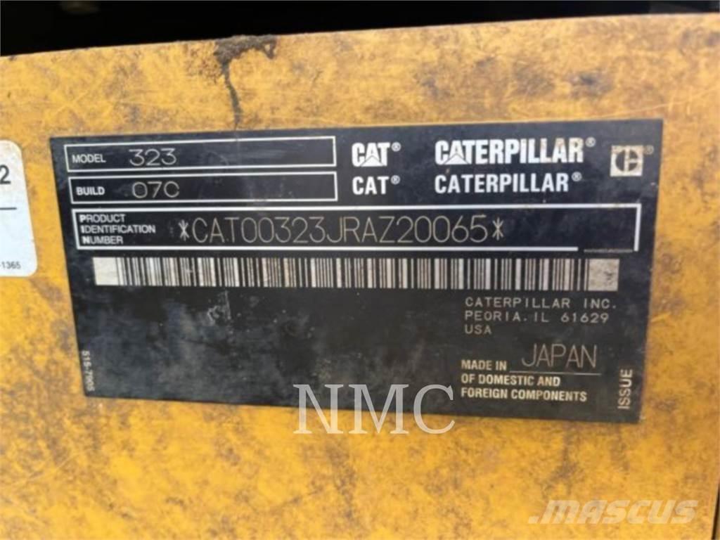 CAT 323 Escavadoras de rastos