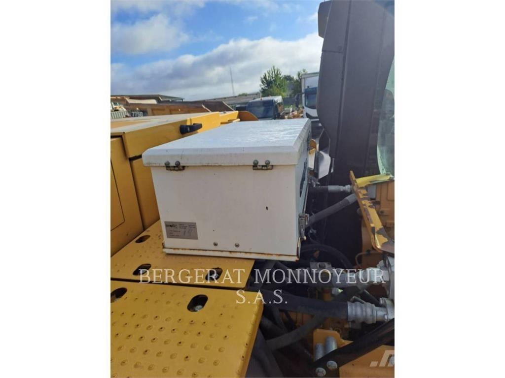 CAT 323-07 Escavadoras de rastos