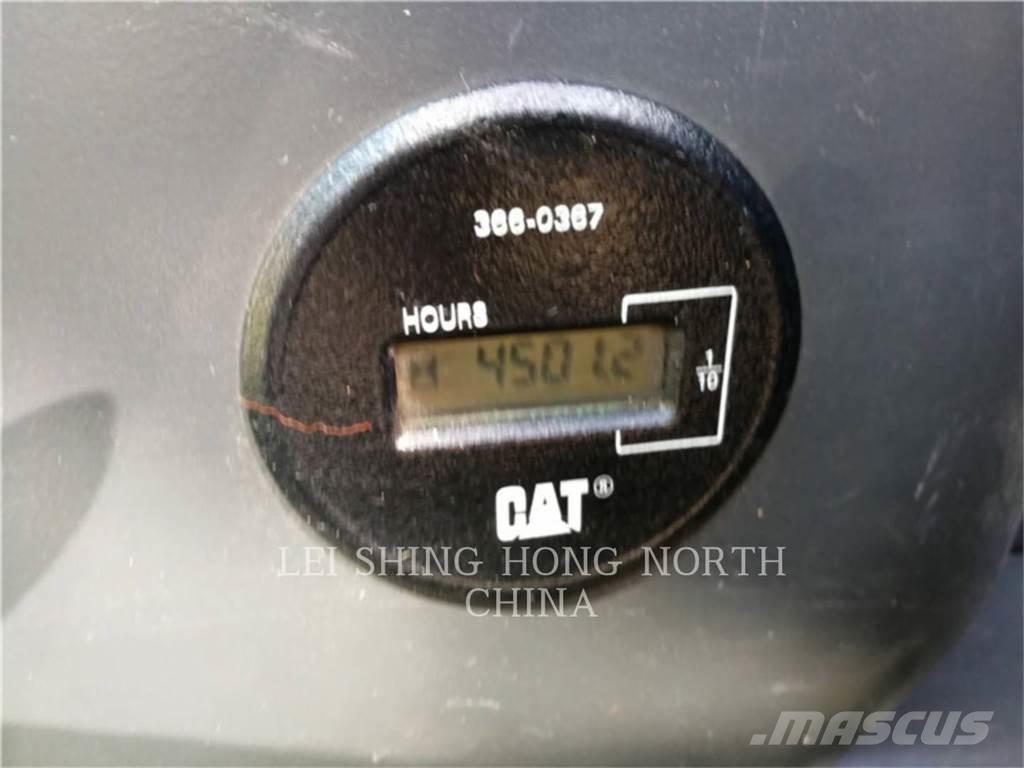 CAT 323D2L Escavadoras de rastos