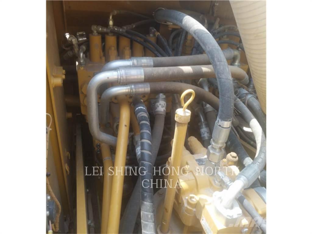 CAT 323D2L Escavadoras de rastos