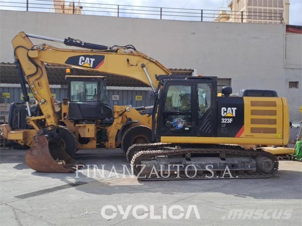 CAT 323F Escavadoras de rastos