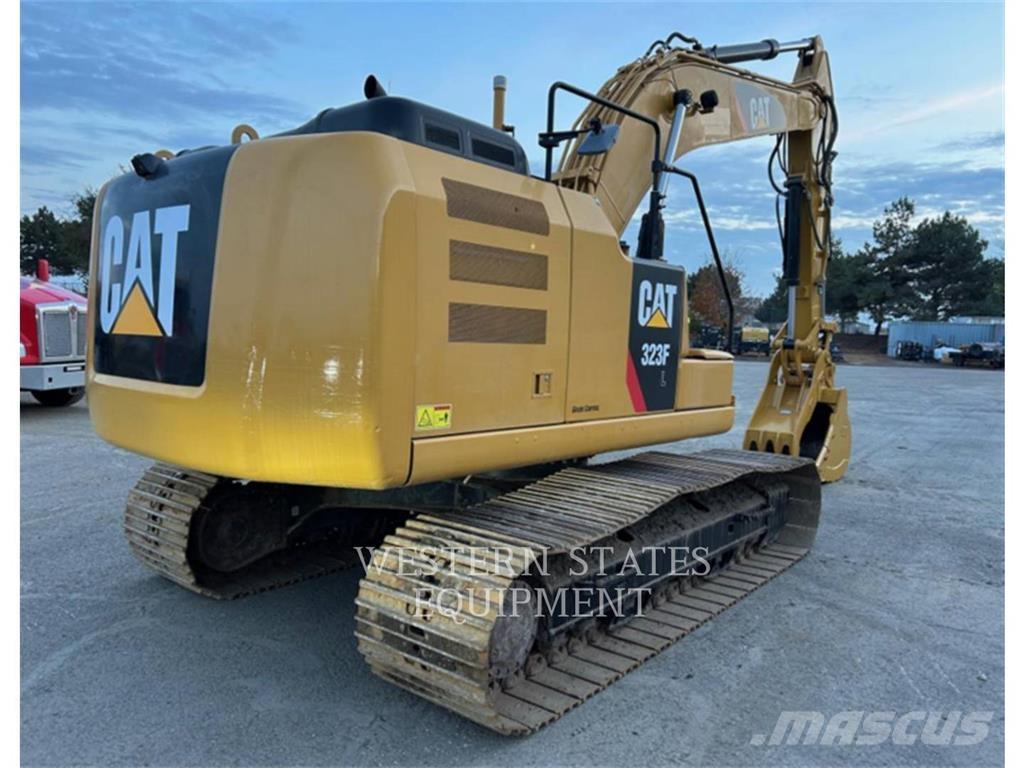 CAT 323F Escavadoras de rastos