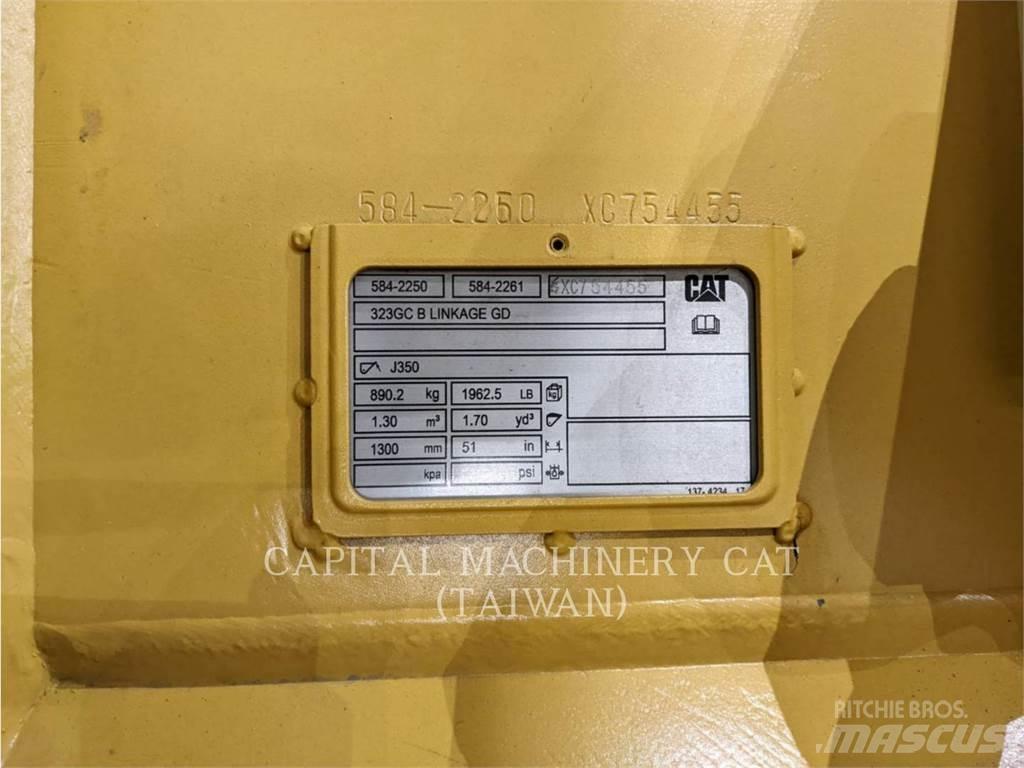 CAT 323GC Baldes