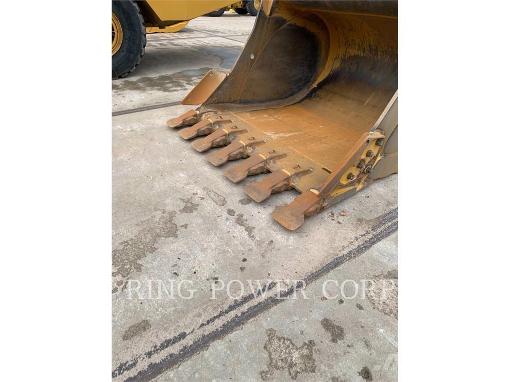 CAT 352-08 Escavadoras de rastos