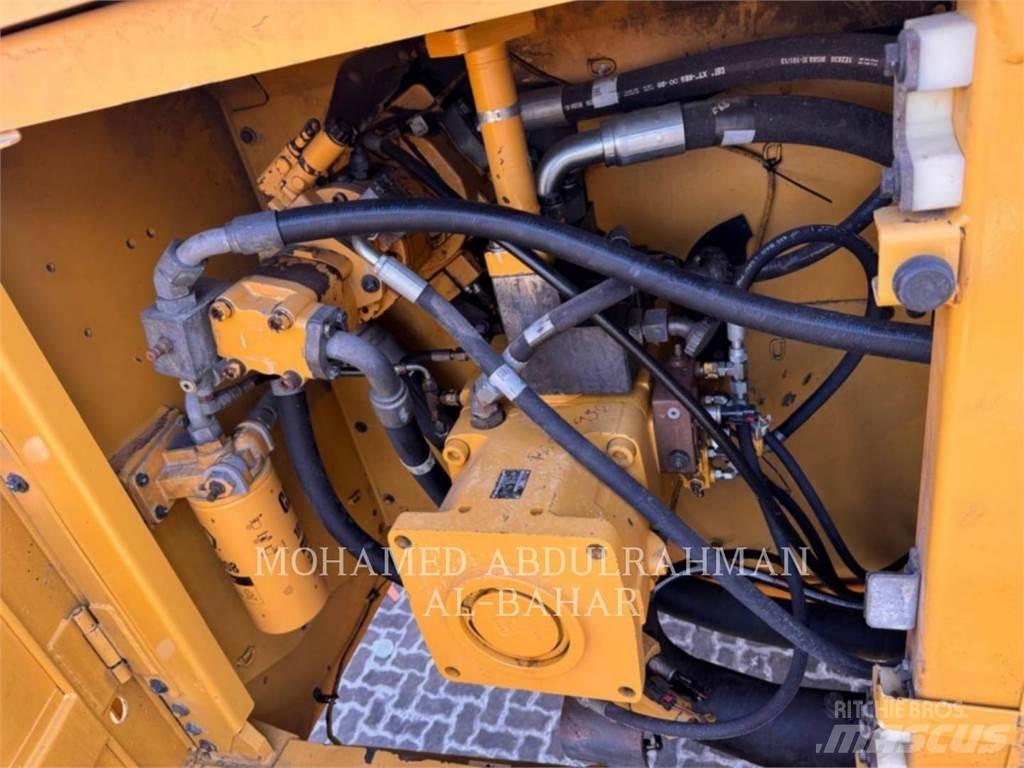 CAT 374D L Escavadoras de rastos