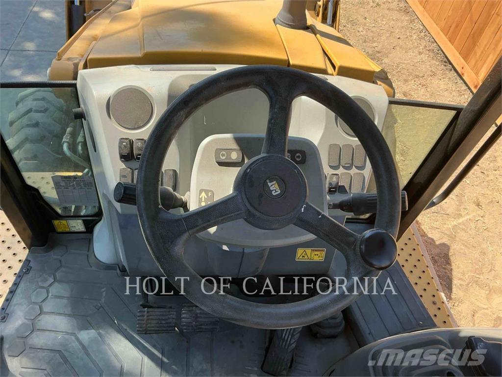 CAT 415F2IL Pás carregadoras de rodas