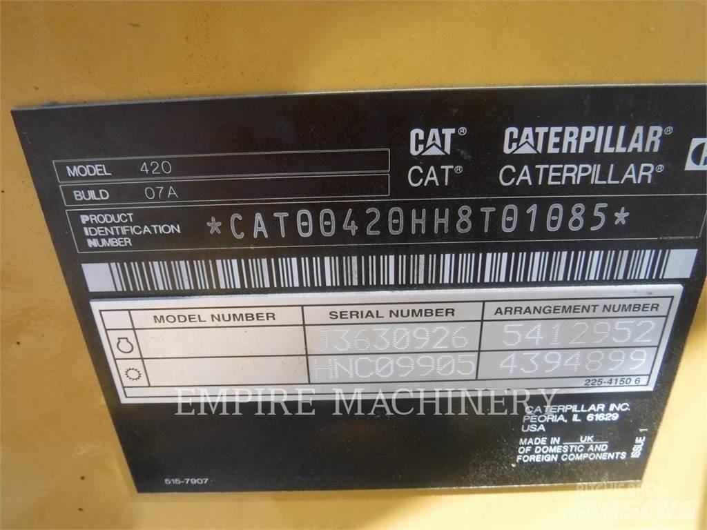 CAT 42007 Retroescavadoras