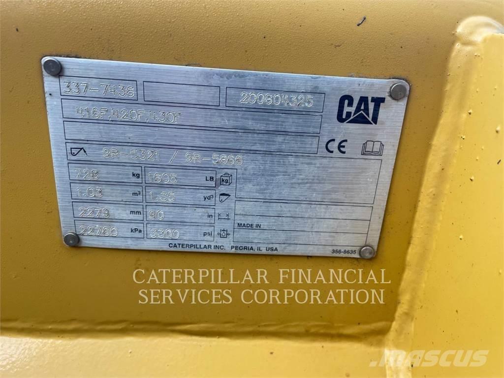 CAT 42007 Retroescavadoras