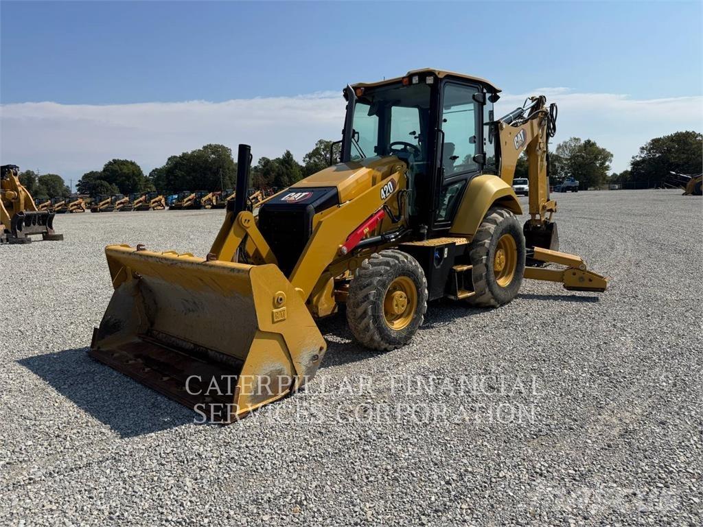 CAT 42007 Retroescavadoras