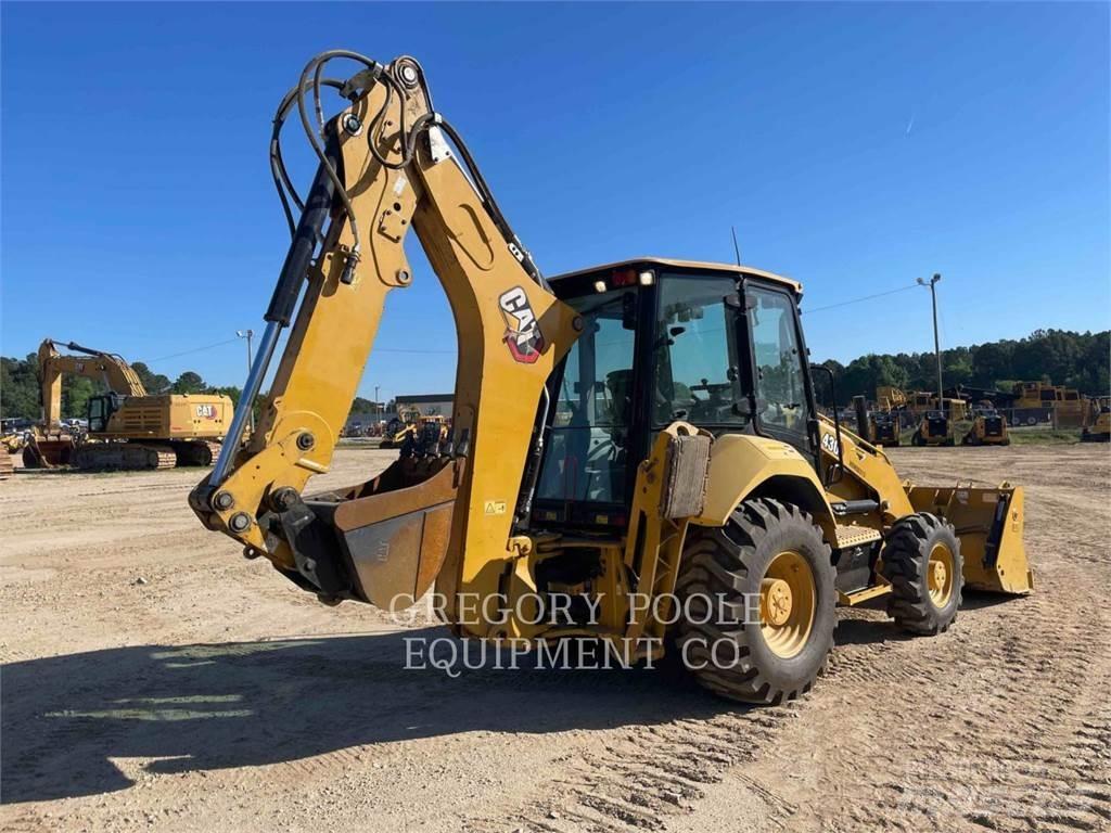CAT 43007 Retroescavadoras