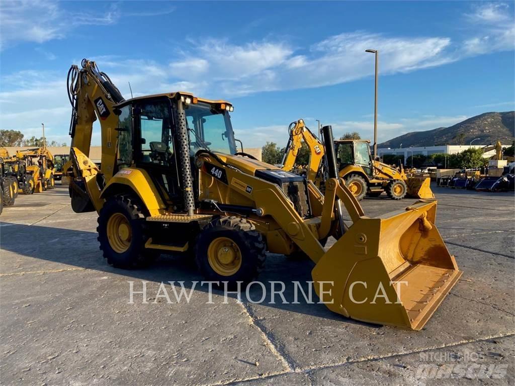 CAT 440 Retroescavadoras