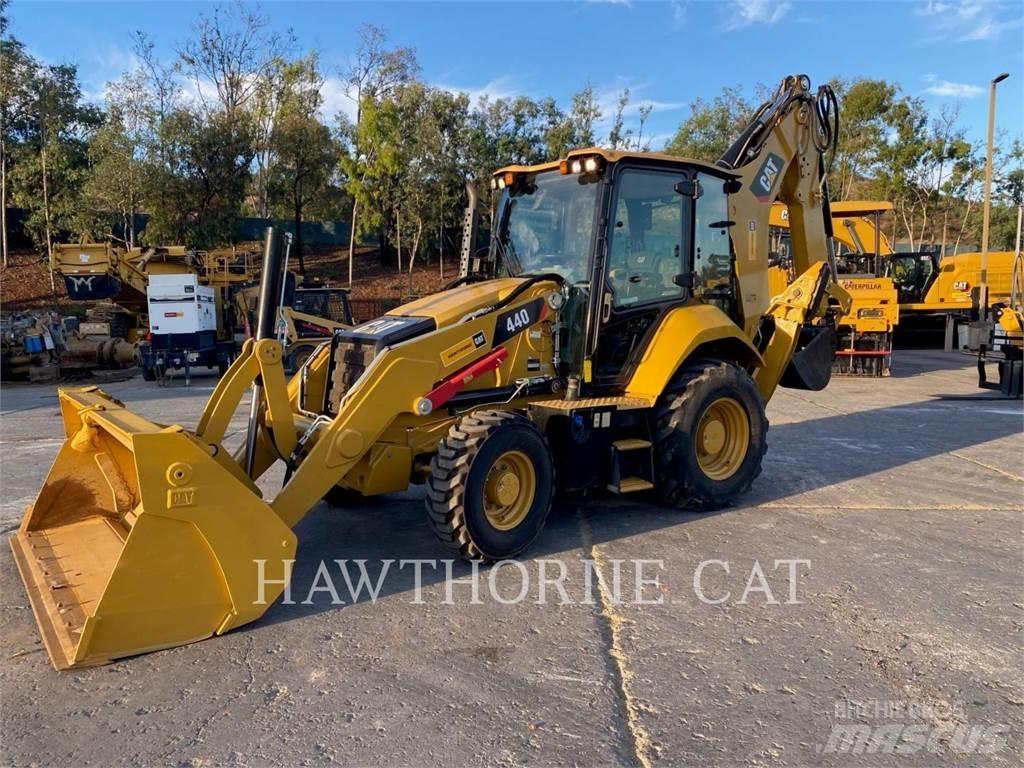 CAT 440 Retroescavadoras