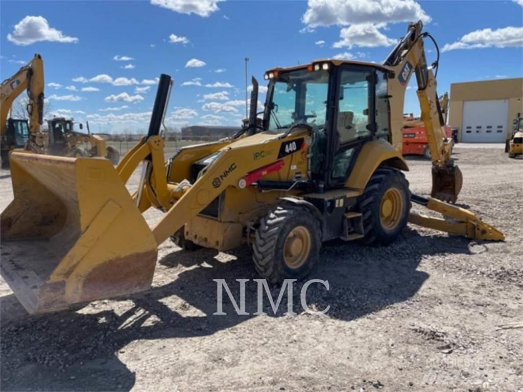 CAT 440 Retroescavadoras