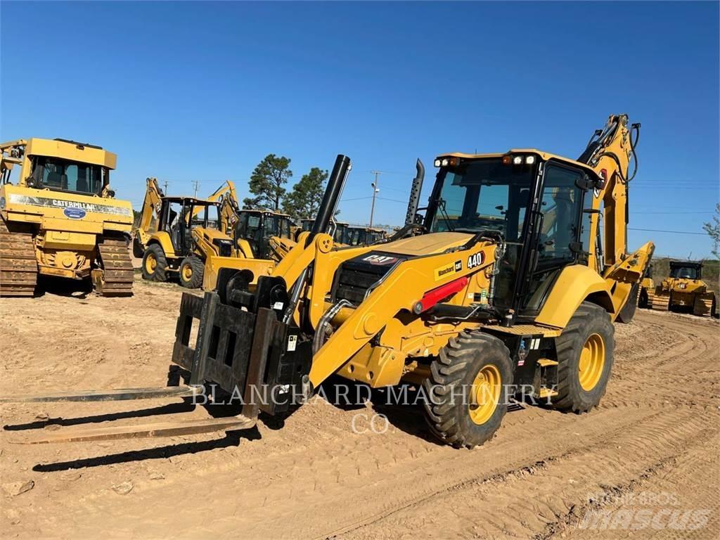 CAT 440 Retroescavadoras