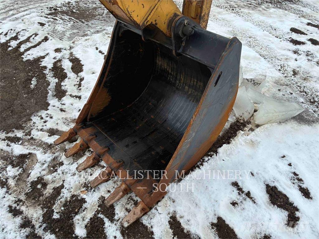 CAT 440 Retroescavadoras