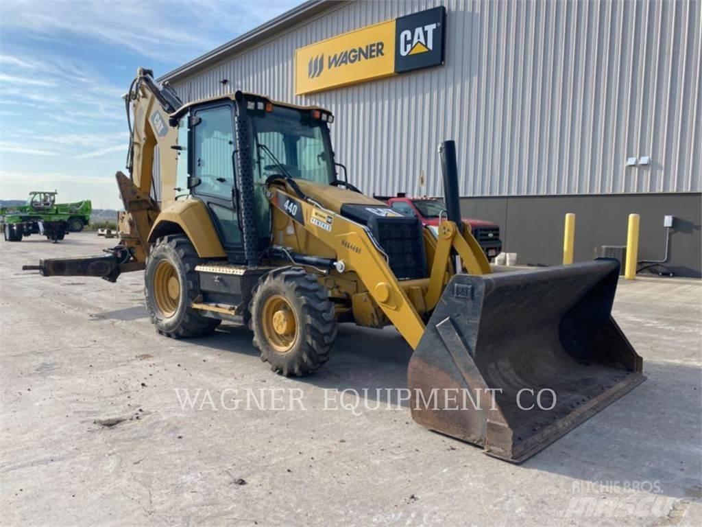 CAT 440 Retroescavadoras