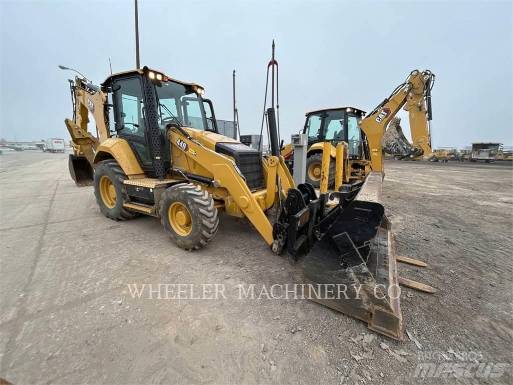 CAT 440 IT Retroescavadoras