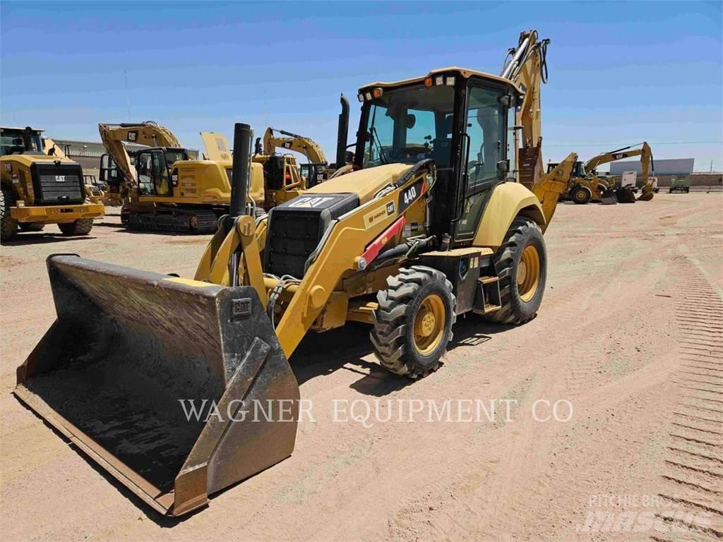 CAT 44007 Retroescavadoras